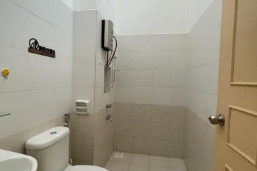 Jalan Austin Heights 1