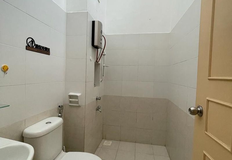 Jalan Austin Heights 1