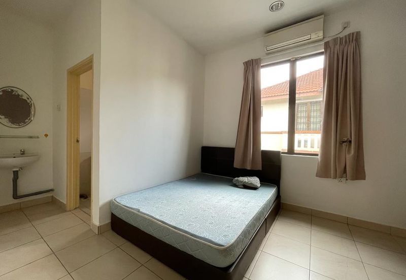 Jalan Austin Heights 1