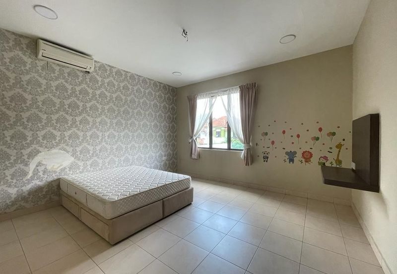 Jalan Austin Heights 1