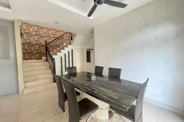 Jalan Austin Heights 1