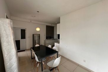 Kenwingston Square Garden