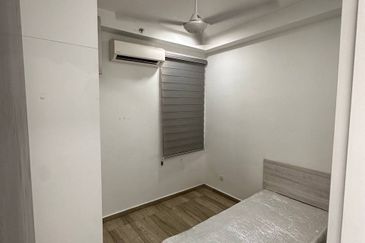 Kenwingston Square Garden