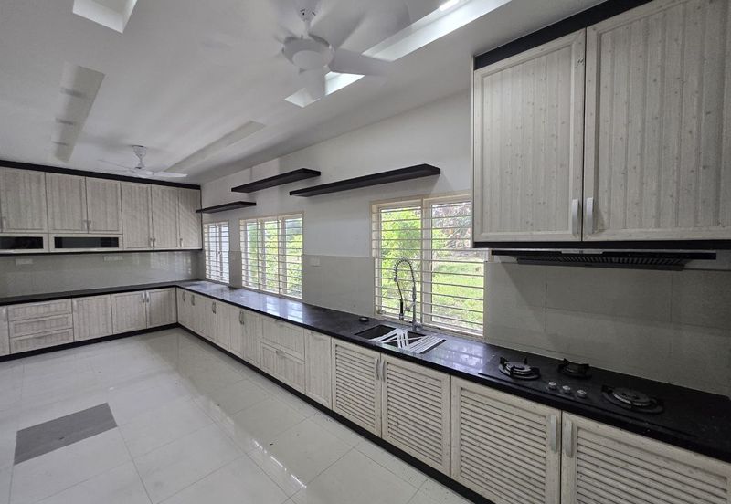 Perdana Lakeview East