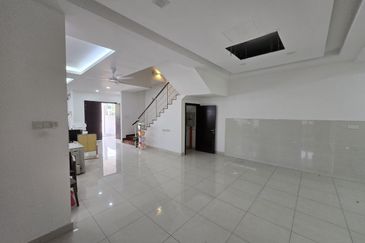 Perdana Lakeview East