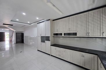 Perdana Lakeview East