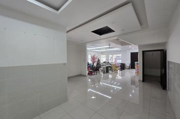 Perdana Lakeview East