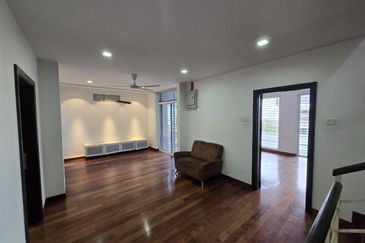 Perdana Lakeview East