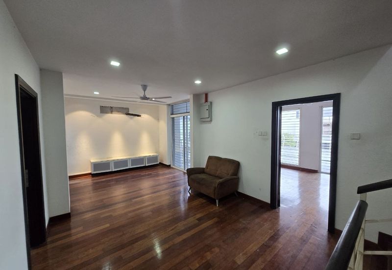 Perdana Lakeview East