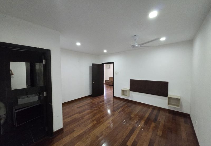 Perdana Lakeview East