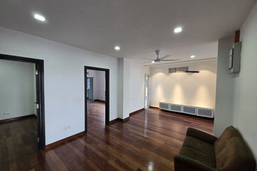 Perdana Lakeview East