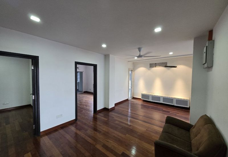 Perdana Lakeview East