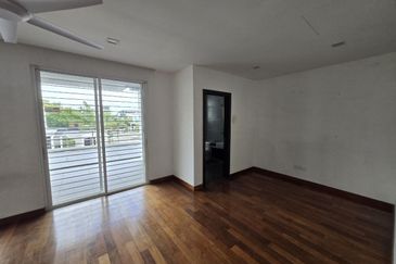 Perdana Lakeview East