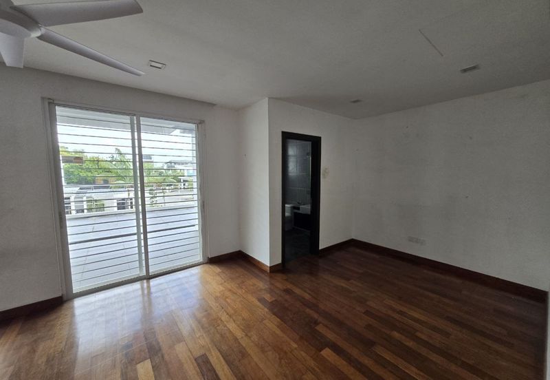 Perdana Lakeview East