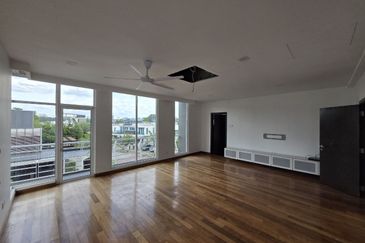 Perdana Lakeview East