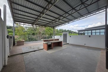 Perdana Lakeview East