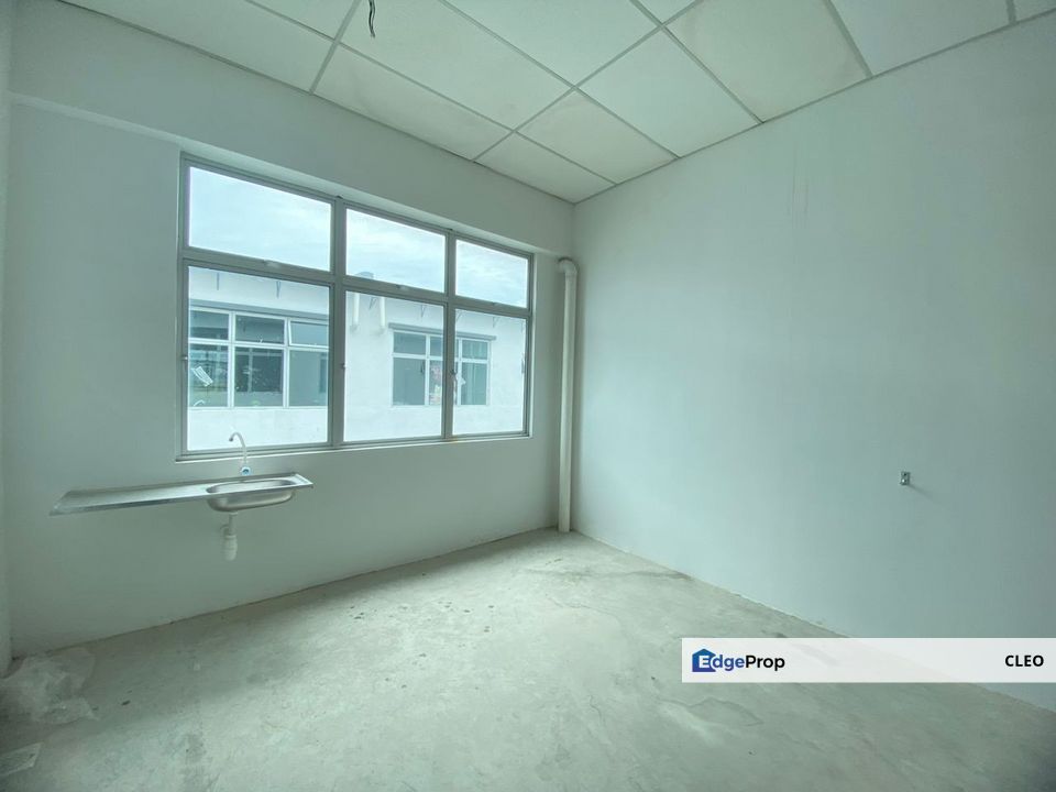 Strategic Location Ample Car Parking Surround with 200,000 population, Johor, Johor Bahru