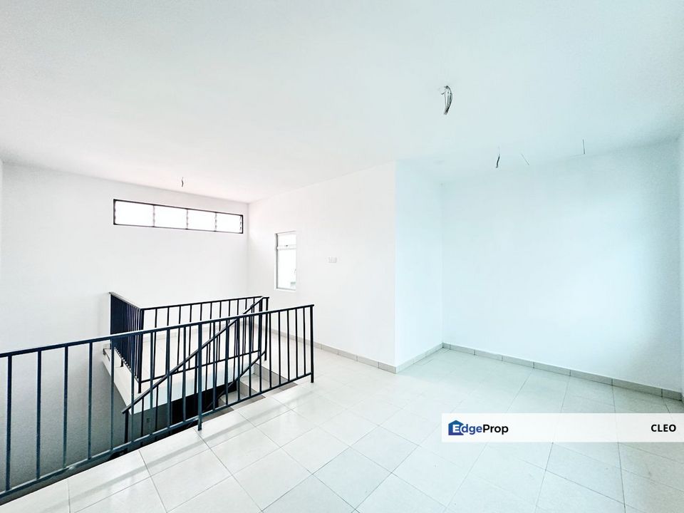 TAMAN PULAI MUTIARA THREE STOREY RENOVATED FOR SALE, Johor, Kangkar Pulai