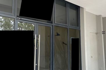 Below Market!! Triple Storey Shop Office@GEO Bukit Rimau!! AAA Stock Worth to Invest!! 