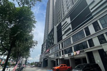 Below Market!! Triple Storey Shop Office@GEO Bukit Rimau!! AAA Stock Worth to Invest!! 