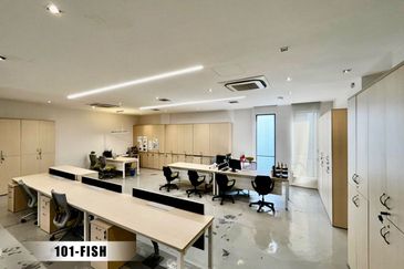 Below Market Price!! Facing Main Road End Lot Double Storey Shop Office Eco Somerset @ Eco Sanctuary