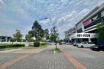 Below Market Price!! Facing Main Road End Lot Double Storey Shop Office Eco Somerset @ Eco Sanctuary