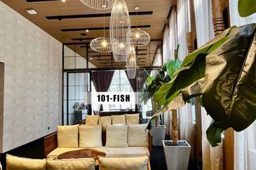 Below Market Price!! Facing Main Road End Lot Double Storey Shop Office Eco Somerset @ Eco Sanctuary