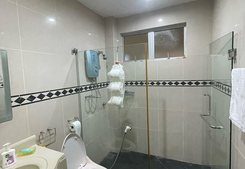 Below market!! Double storey Unit@Kota Kemuning!! Price Drop!! 