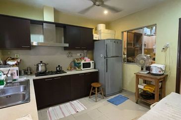 Below market!! Double storey Unit@Kota Kemuning!! Price Drop!! 