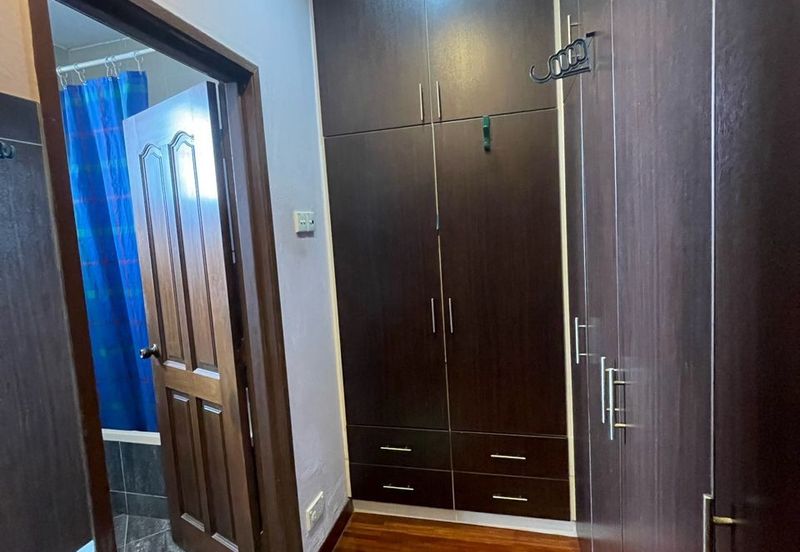 Below market!! Double storey Unit@Kota Kemuning!! Price Drop!! 