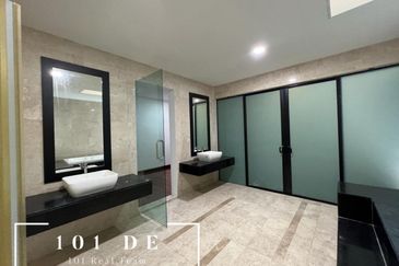 Duta Villa, Setia Alam