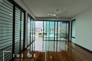 Duta Villa, Setia Alam