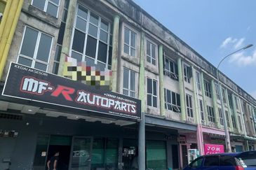 FULLY TENANTED!! Triple Storey Shoplot, Taman Seroja, Sepang