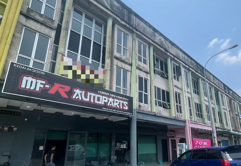 FULLY TENANTED!! Triple Storey Shoplot, Taman Seroja, Sepang