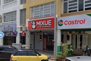 LIMITED UNIT!! 3 Storey Shoplot@ Banting town , same row Tealive mixue