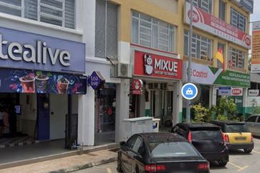 LIMITED UNIT!! 3 Storey Shoplot@ Banting town , same row Tealive mixue