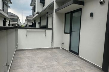 Freesia Residences @ Tropicana Aman