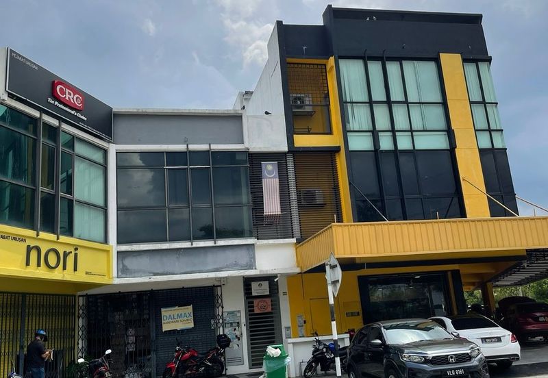 Jalan Anggerik Aranda