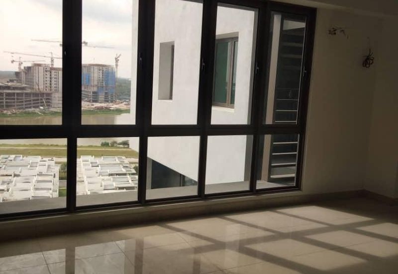 Lake Point Residence