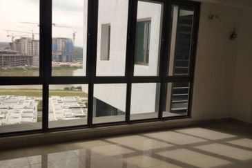 Lake Point Residence