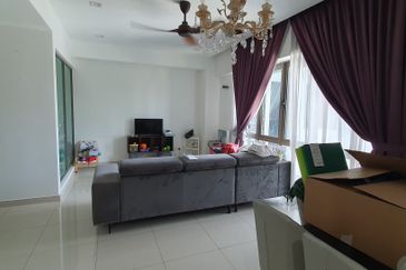 Lake Point Residence