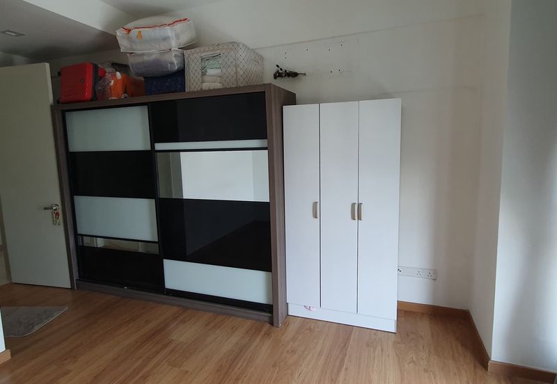 Lake Point Residence