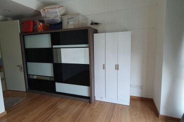 Lake Point Residence