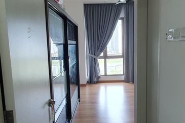 Lake Point Residence