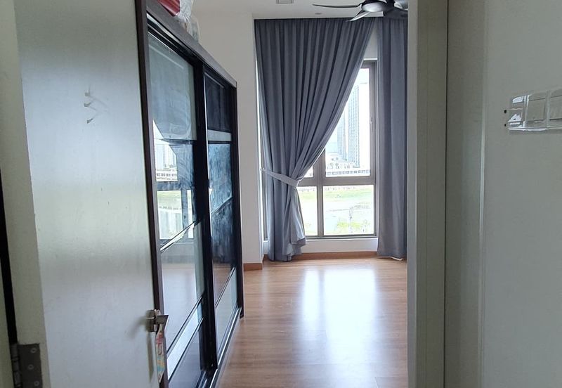 Lake Point Residence