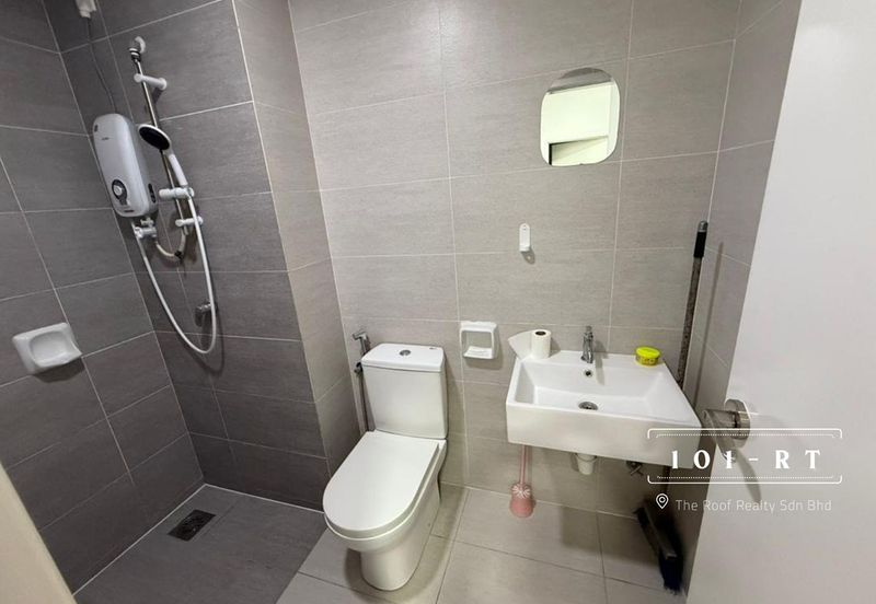 Gravit8 @ Klang South