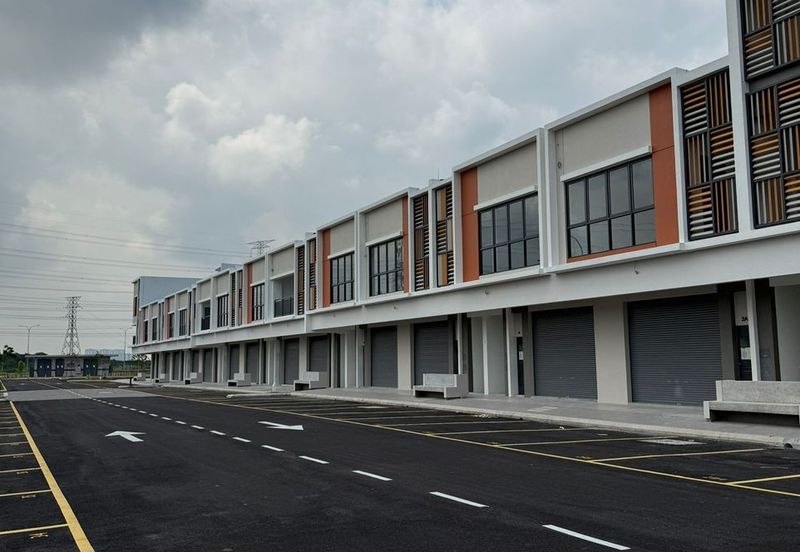 FACING SHOP!! Ground Floor Shoplot @ IJM Rimbayu Uptown Square (U2) Telok Panglima Garang For Rent