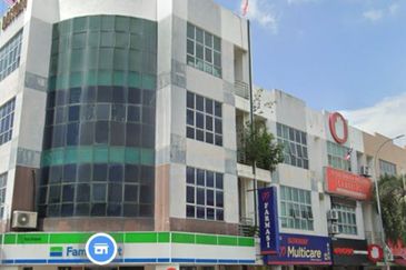 LIMITED!!!CORNER 3 Storey Shop @ Pusat Perdagangan Banting, Jalan Cemerlang For Sale