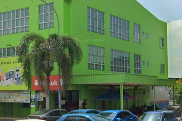 LIMITED!!!CORNER 3 Storey Shop @ Pusat Perdagangan Banting, Jalan Cemerlang For Sale