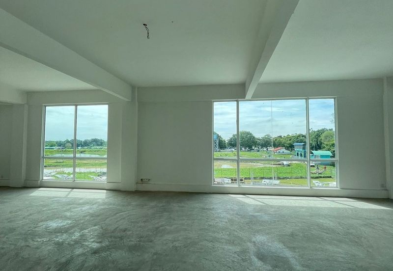 CORNER (First Floor & Second Floor) 3 Storey Shop @ Pusat Perdagangan Banting, Jalan Cemerlang For Rent